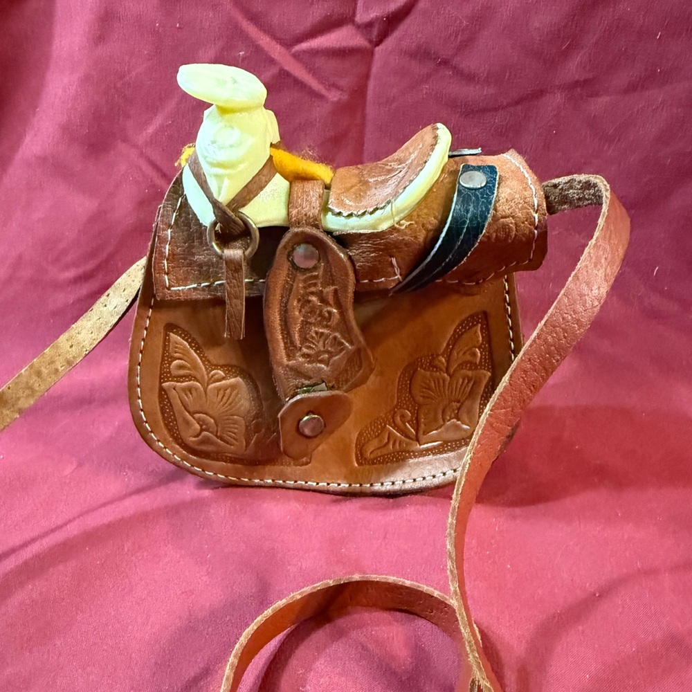 Estate Brown Tooled Leather Western Saddle Shoulder Bag with Cream Accent